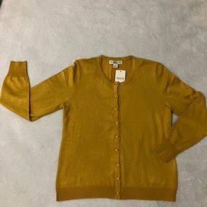 NWT Women’s sweatshirt shirt size L yellow mustard